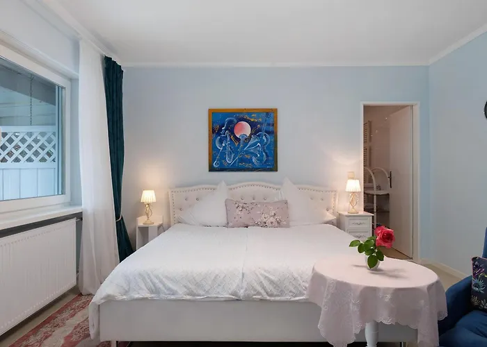 アパート Poolblick ヴァルトキルヒ