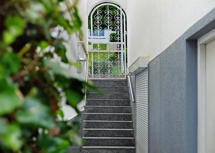 アパート Poolblick ヴァルトキルヒ